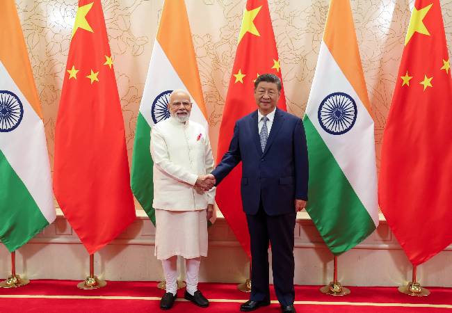 Modi, Xi vow to stabilise trade, work for fair & acceptable boundary solution